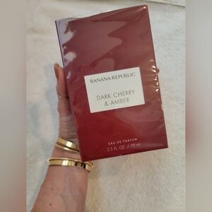 Banana Republic Dark Cherry & Amber EDP